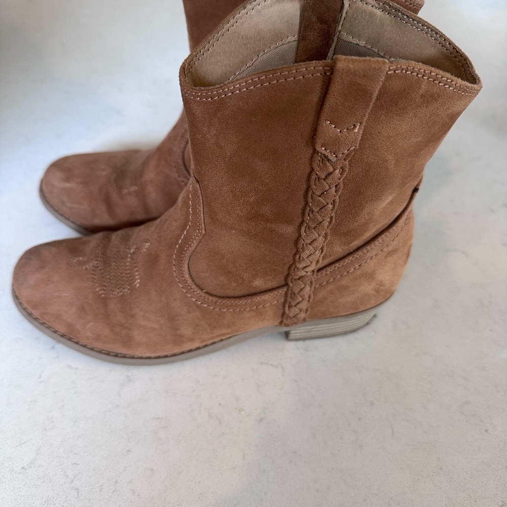 DV by Dolce Vita Tan Suede Kids Boots